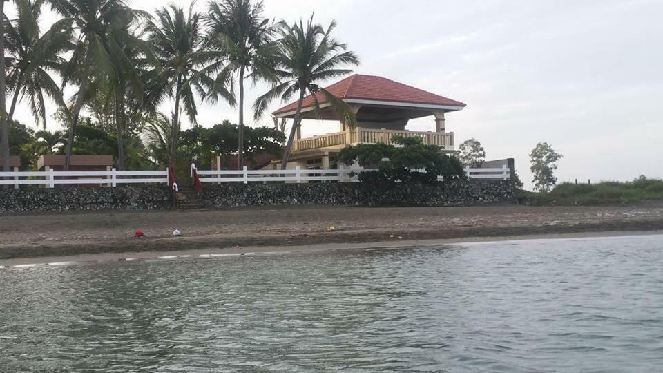Happy Ripples Beach Resort Mabilao Exterior photo